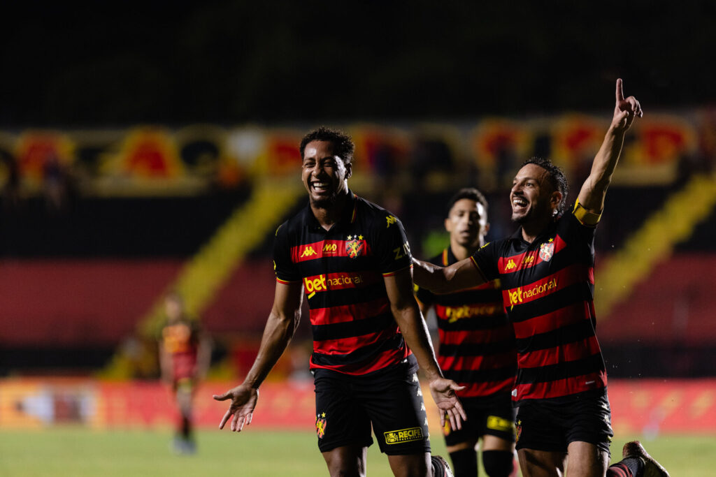 Sport vence o Retrô