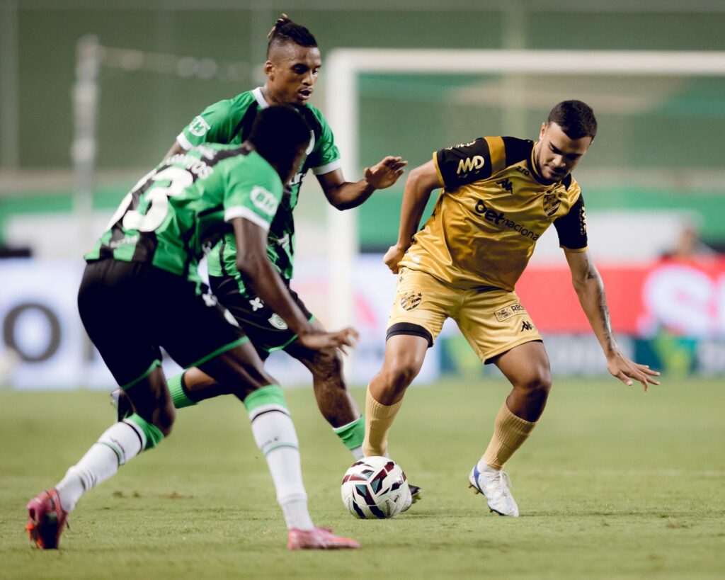 Mesmo sem grande atuação, Sport arranca empate fora de casa contra o América-MG e segue invicto na Série B