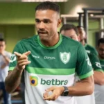Sport de olho em Roger Silva